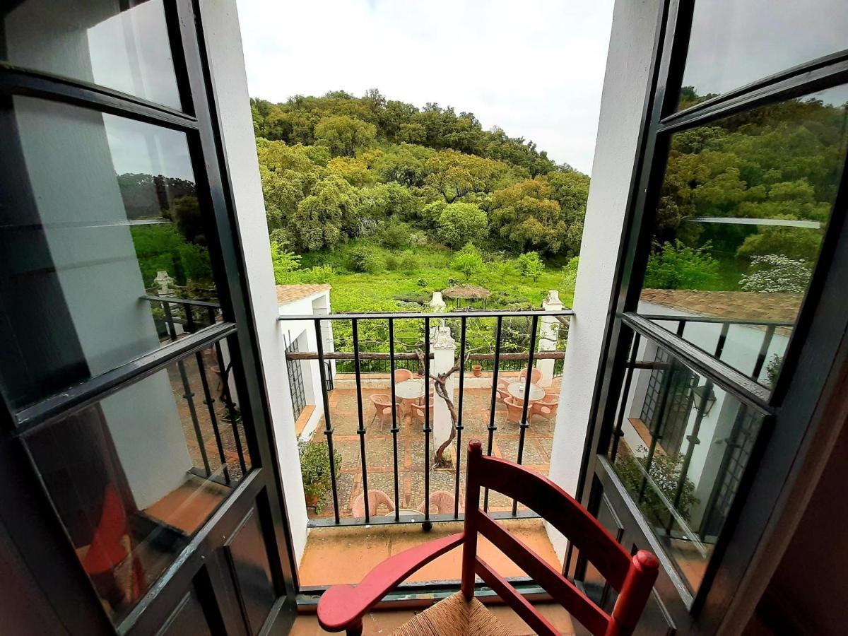 Finca Valbono Apartamentos Rurales Y Hotel Aracena Exterior photo